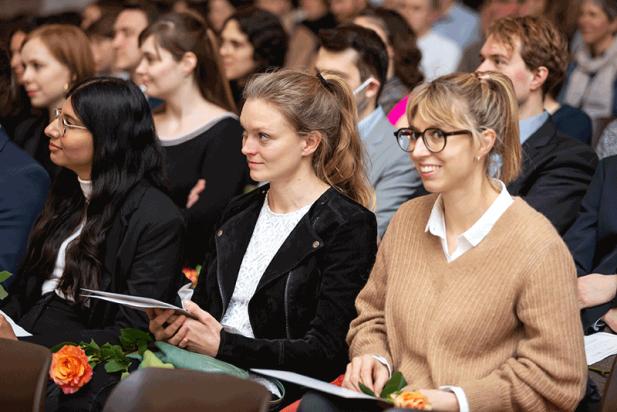 Unimedizin Rostock verabschiedet Absolventen der Humanmedizin und Medizinischen Biotechnologie feierlich