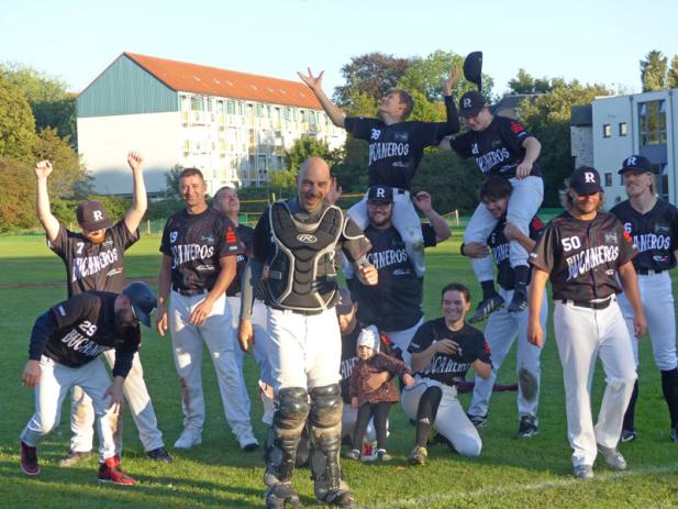 Rostock Bucaneros feiern Aufstieg in die Baseball-Landesliga