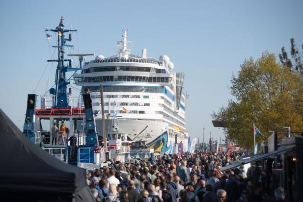Port Party in Warnemünde: Maritime Urlaubsluft am Passagierkai schnuppern
