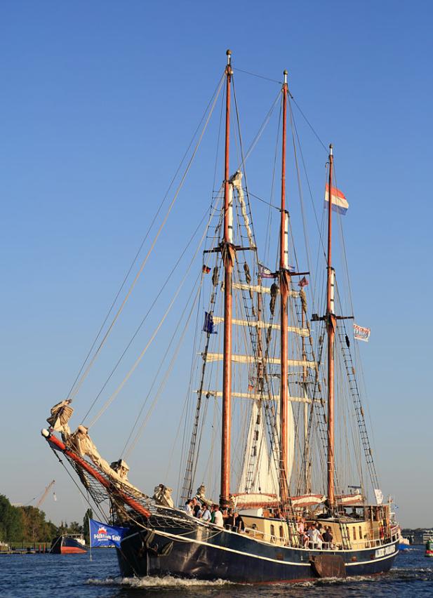 Erlebnis voraus zur 35. Hanse Sail: Von treuen Planken und großer Bühne
