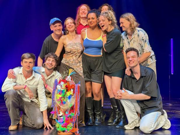 Jubel über Ensemblepreis beim Schauspielschultreffen