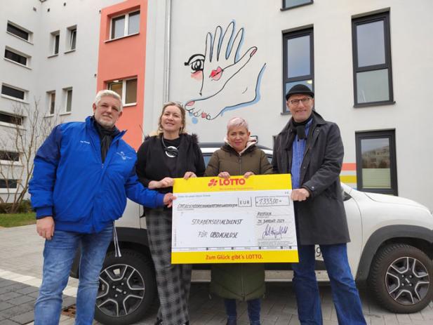 Straßensozialdienst für Obdachlose – Belegschaft von LOTTO MV spendet 1.333 Euro