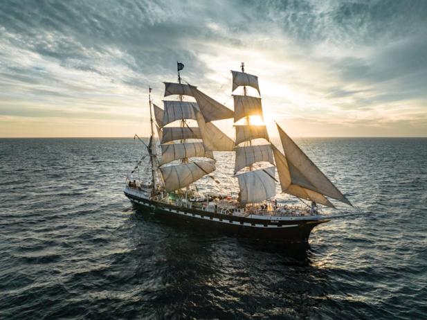 Hanse Sail 2025: Botschafterin unter Segeln – Die „Belem“