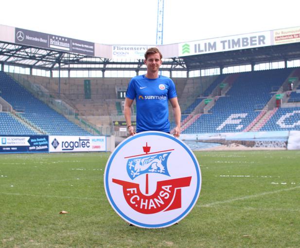 Willkommen zurück an Bord der Kogge: F.C. Hansa Rostock verpflichtet Maximilian Ahlschwede 