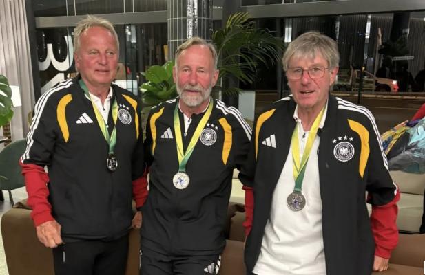 Mit drei Spielern aus MV: Drese gratuliert deutschem Ü70-Team zur Vize-Weltmeisterschaft