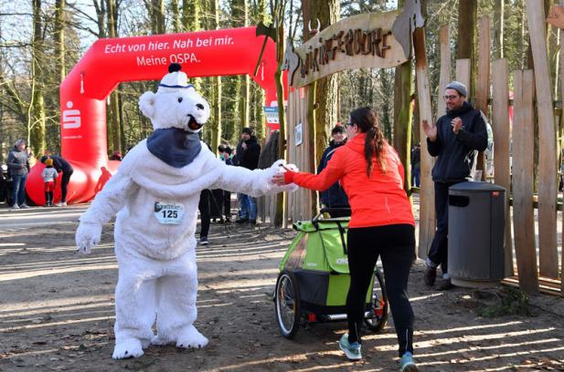 Ein sportliches Jubiläum: Einladung zum 10. Rostocker Zoowinterlauf