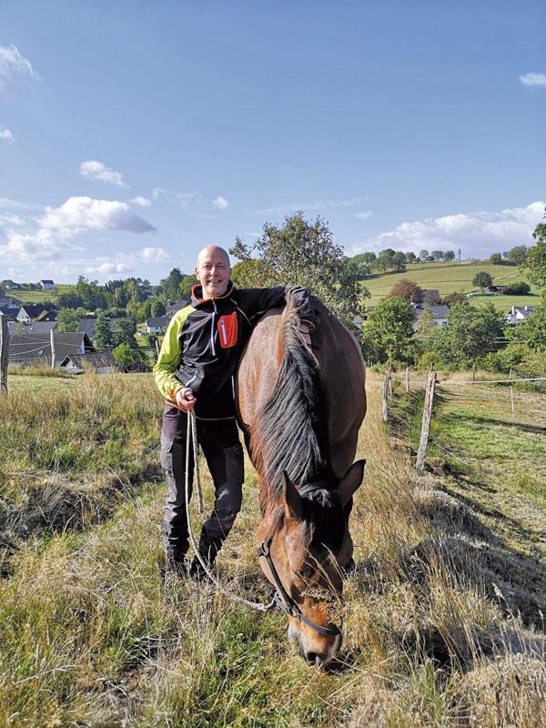 Günter Jung – ein Tätowierer mit einer Vorliebe für Pferdehufe