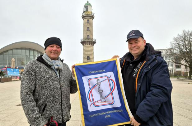 Warnemünder Original startet das Turmleuchten 2026