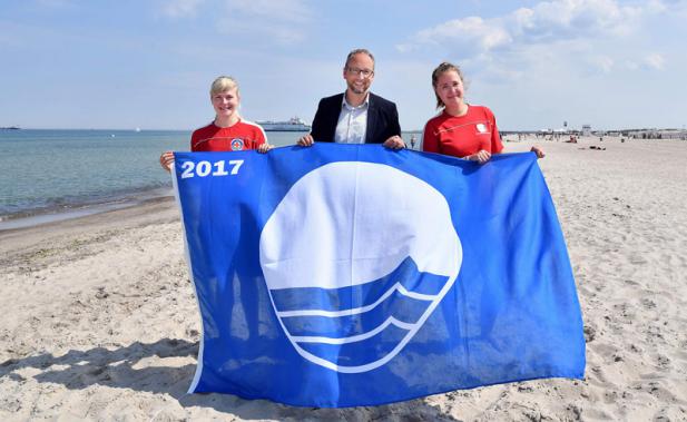 Rostocker Seebäder hissen die "Blauen Flaggen"