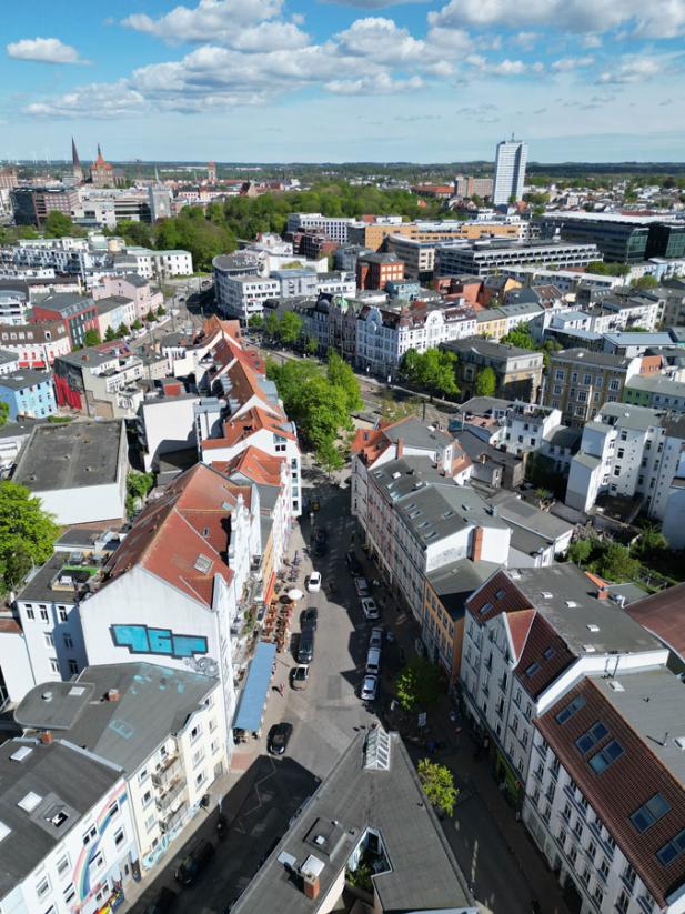 Rostock News: Sommerstraße „Am Brink“ kehrt 2026 zurück