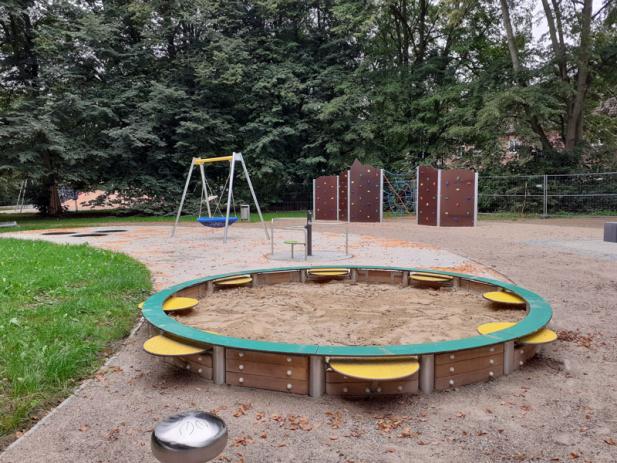 Rostock News: Hier springen die Noten: Neuer Spielplatz am Schwanenteich verspricht musikalische Abenteuer