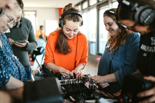 Rostock News: Digitale Klänge im Klassenzimmer: Musikunterricht neu gedacht