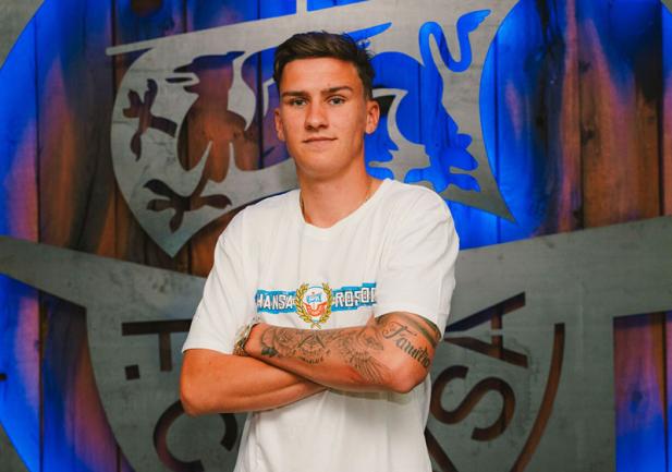 DEFENSIVSPEZIALIST LUKAS WALLNER VERSTÄRKT DEN FCH
