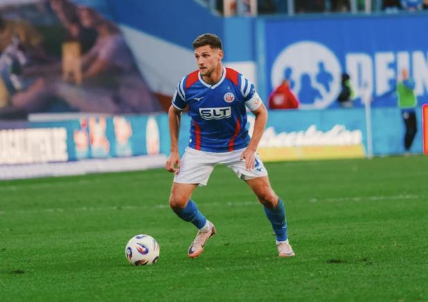 AUTOMATISCHE VERTRAGSVERLÄNGERUNG: MARCO SCHUSTER BLEIBT BEIM F.C. HANSA ROSTOCK