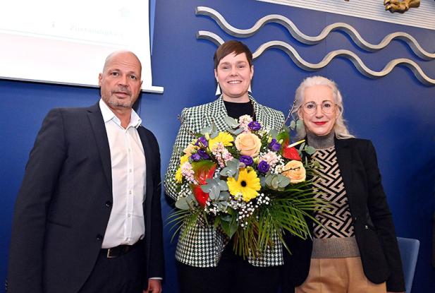 Eva-Maria Kröger erhielt Ernennungsurkunde als Oberbürgermeisterin und leistete Diensteid