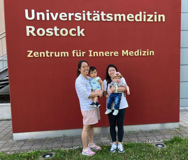 Examen und Kinder: Erfolgreiche Integration von vietnamesischen Pflegekräften an Unimedizin Rostock