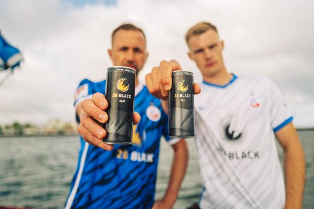 Splendid Drinks wird mit 28 BLACK, DER ENERGY DRINK, neuer Haupt- und Trikotpartner des F.C. Hansa Rostock