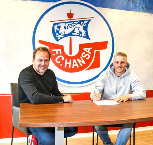 Nachwuchs-Talent Theo Gunnar Martens erhält Profivertrag beim F.C. Hansa Rostock