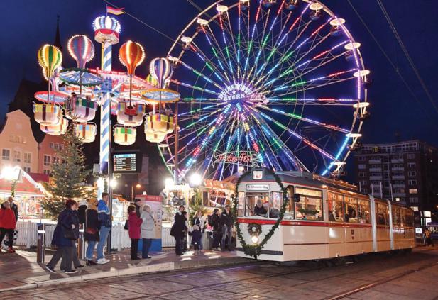 Vorfahrt für Vorfreude – zusätzliche Bahnen zum Rostocker Weihnachtsmarkt