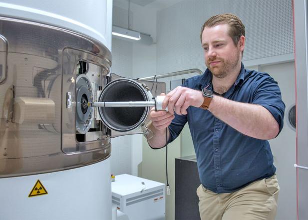 Neues Elektronenmikroskop eröffnet für Forscher der Universität Rostock ungeahnte Möglichkeiten
