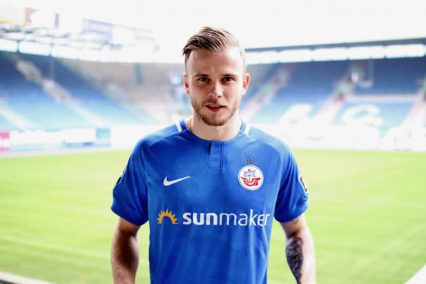 Von Jena an die Ostseeküste: F.C. Hansa Rostock verpflichtet Guillaume Cros / Phil Ofosu-Ayeh geht von Bord