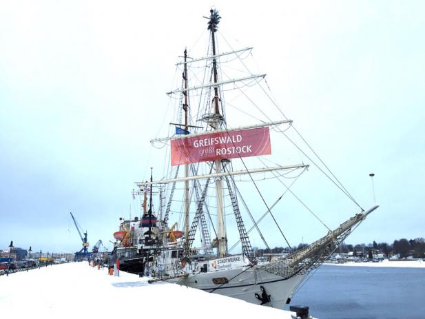 Aktivitäten auf dem Segelschulschiff "Greif" in Rostock