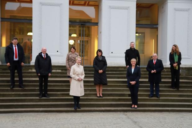 Landesregierung beschließt zusätzliche Corona-Schutzmaßnahmen