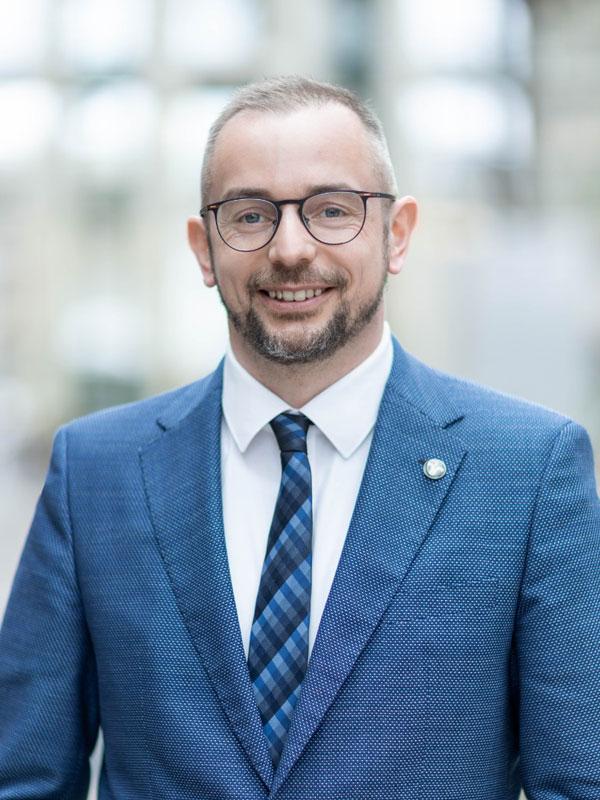 Rostock News: Oberbürgermeisterkandidatur – Schornsteinfegermeister wirft Hut in den Ring